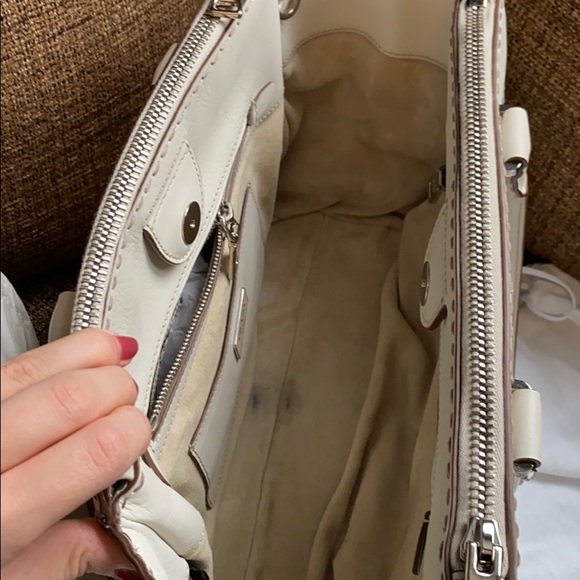 Authentic pre-owned Prada bag excellent condition - Picture 7 of 10